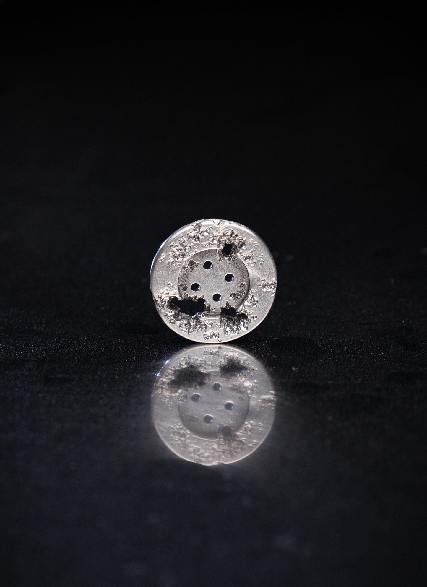 925. silver button