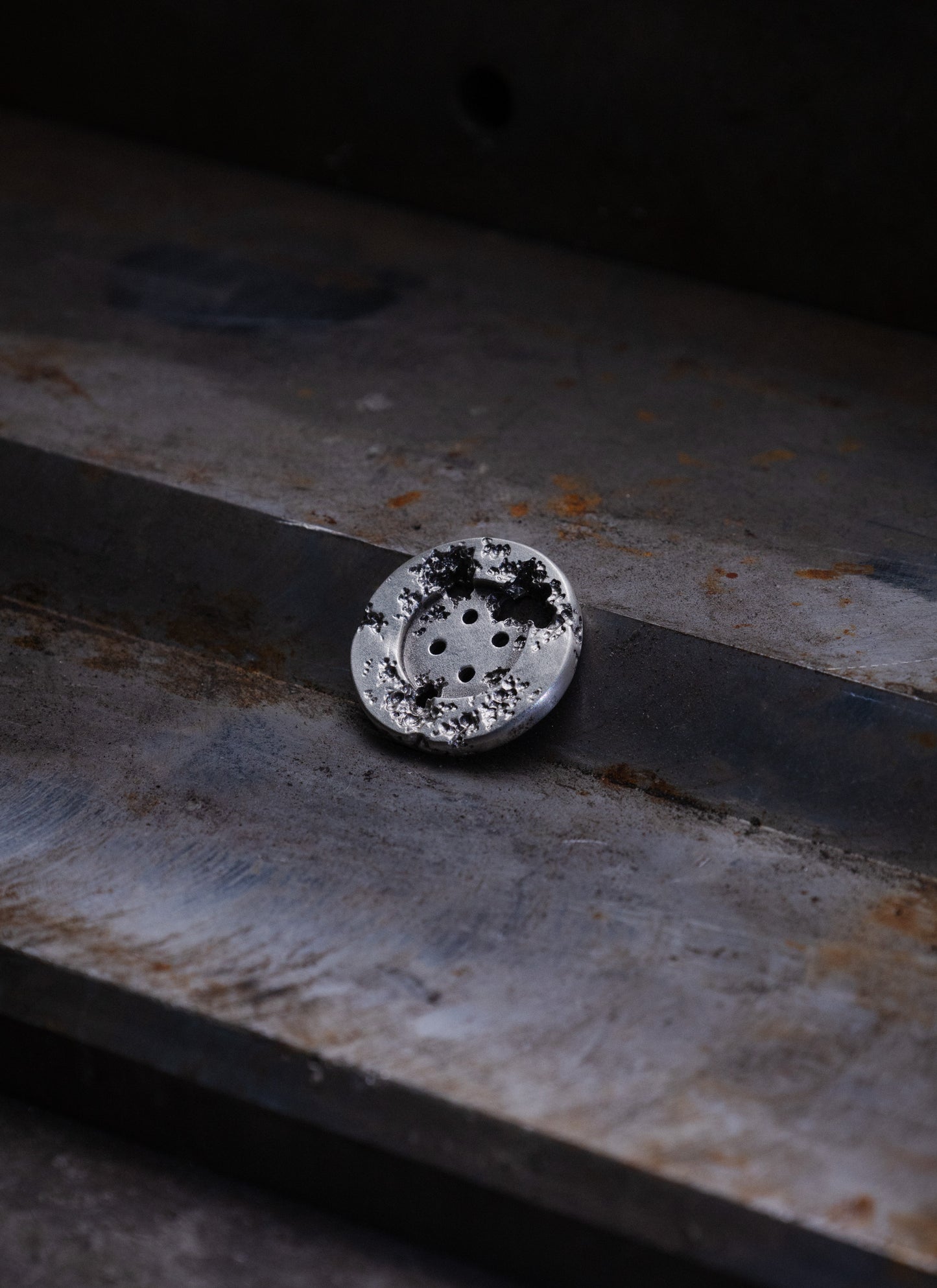 925. silver button